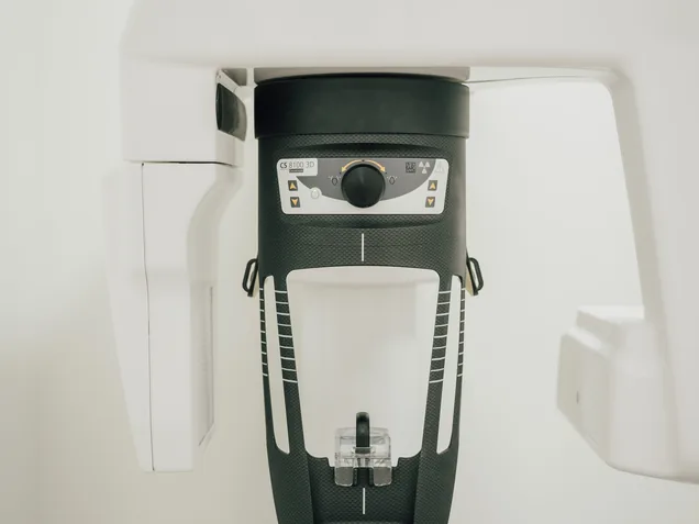 Equipo de radiología 3D de la clínica de Chiclana